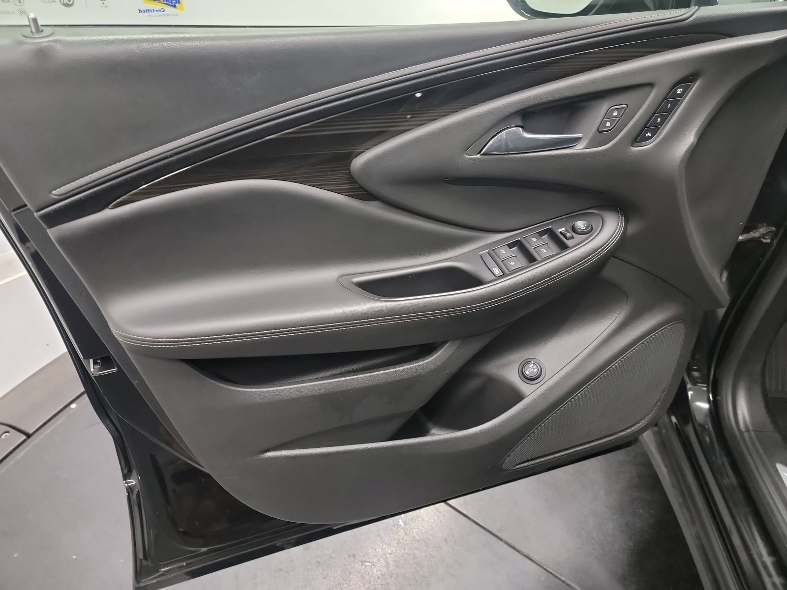 Used 2019 Buick Envision Essence image 13