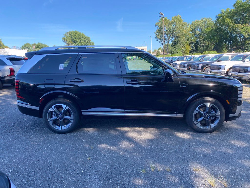 New 2027 Hyundai Palisade Limited AWD/4WD image 2