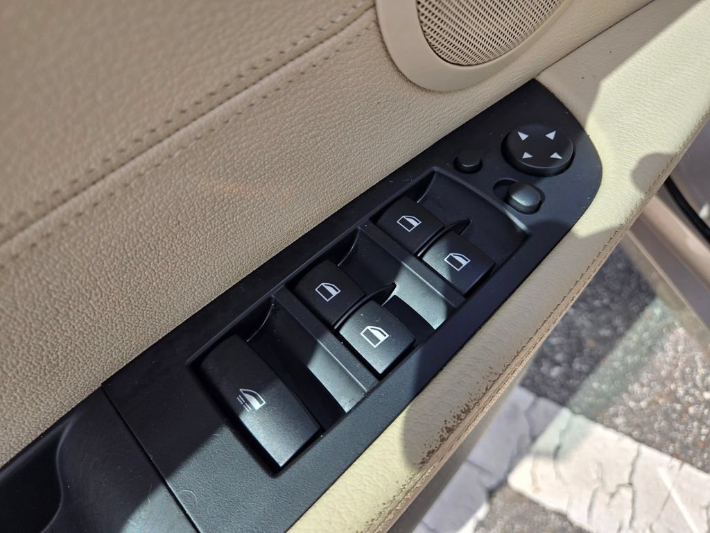 Used 2012 BMW Z4 sDrive35i RWD image 23