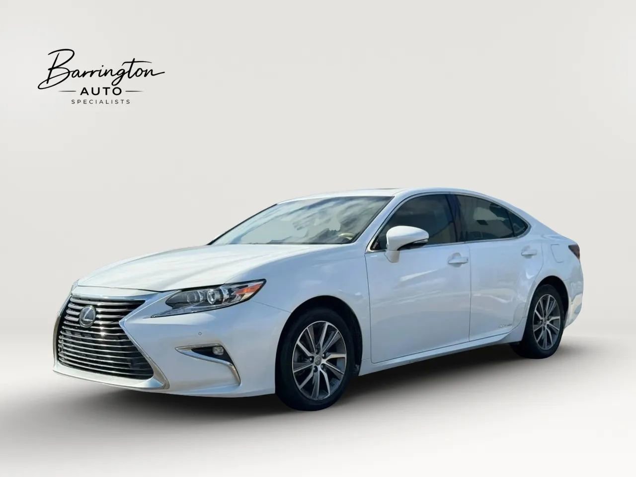 Used 2017 Lexus ES 300h FWD image 2