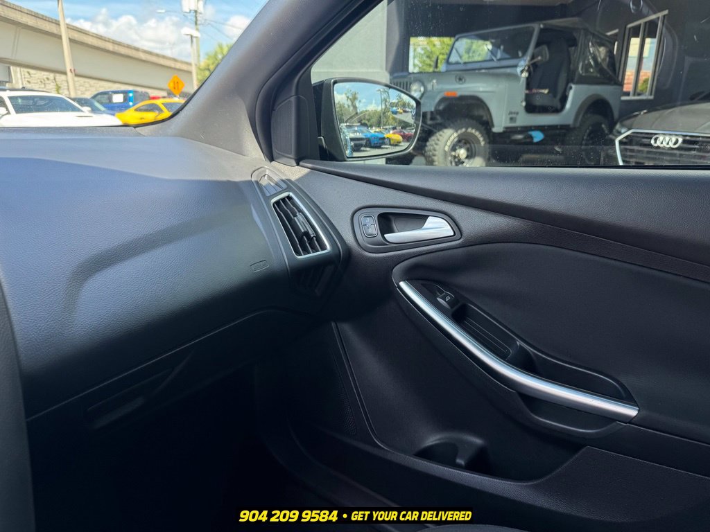 Used 2017 Ford Focus ST FWD image 14