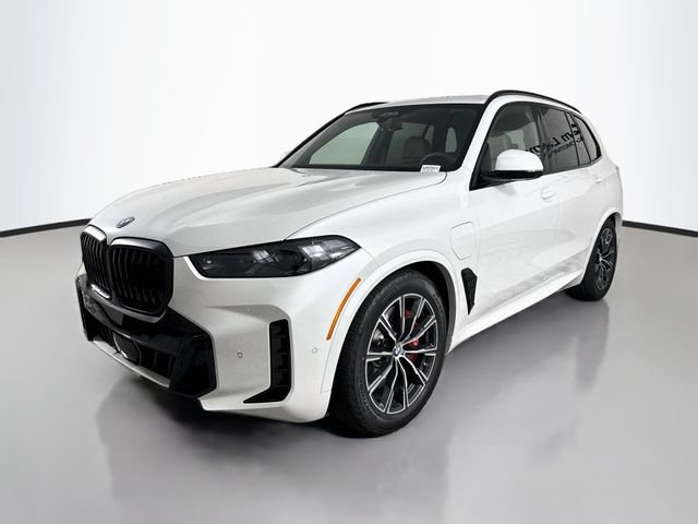 Used 2026 BMW X5 xDrive50e w/ M Sport Package AWD/4WD image 3