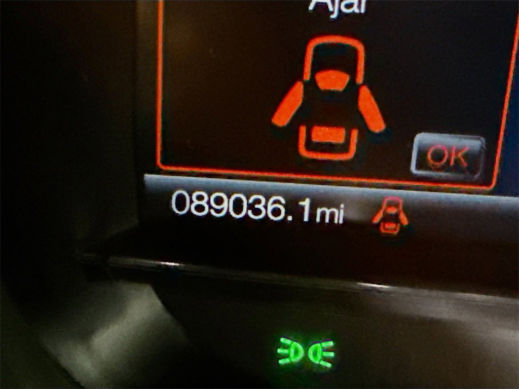 Used 2019 Ford Explorer Limited w/ Class III Trailer Tow Package image 4