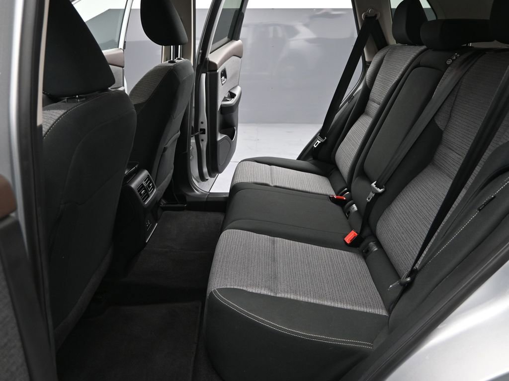 Used 2023 Nissan Rogue SV image 12