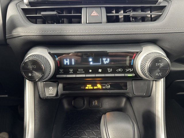 Used 2023 Toyota RAV4 LE image 19