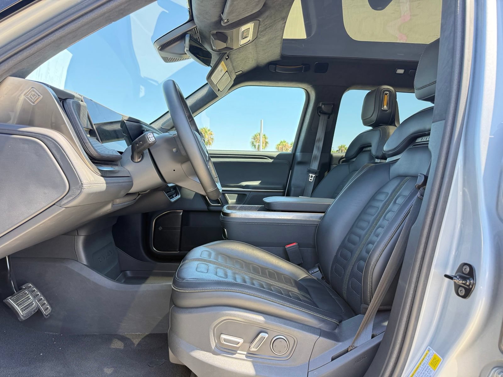 Used 2024 Rivian R1S Adventure AWD/4WD image 5