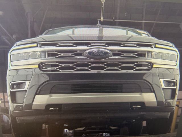 Used 2022 Ford Expedition Platinum image 11