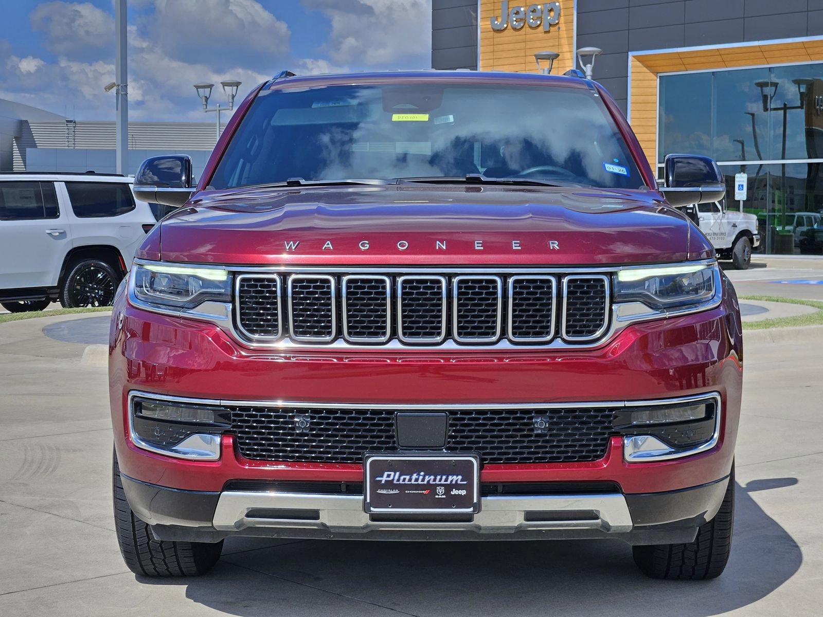 Used 2023 Jeep Wagoneer L Series III w/ Preferred Equipment Group image 7