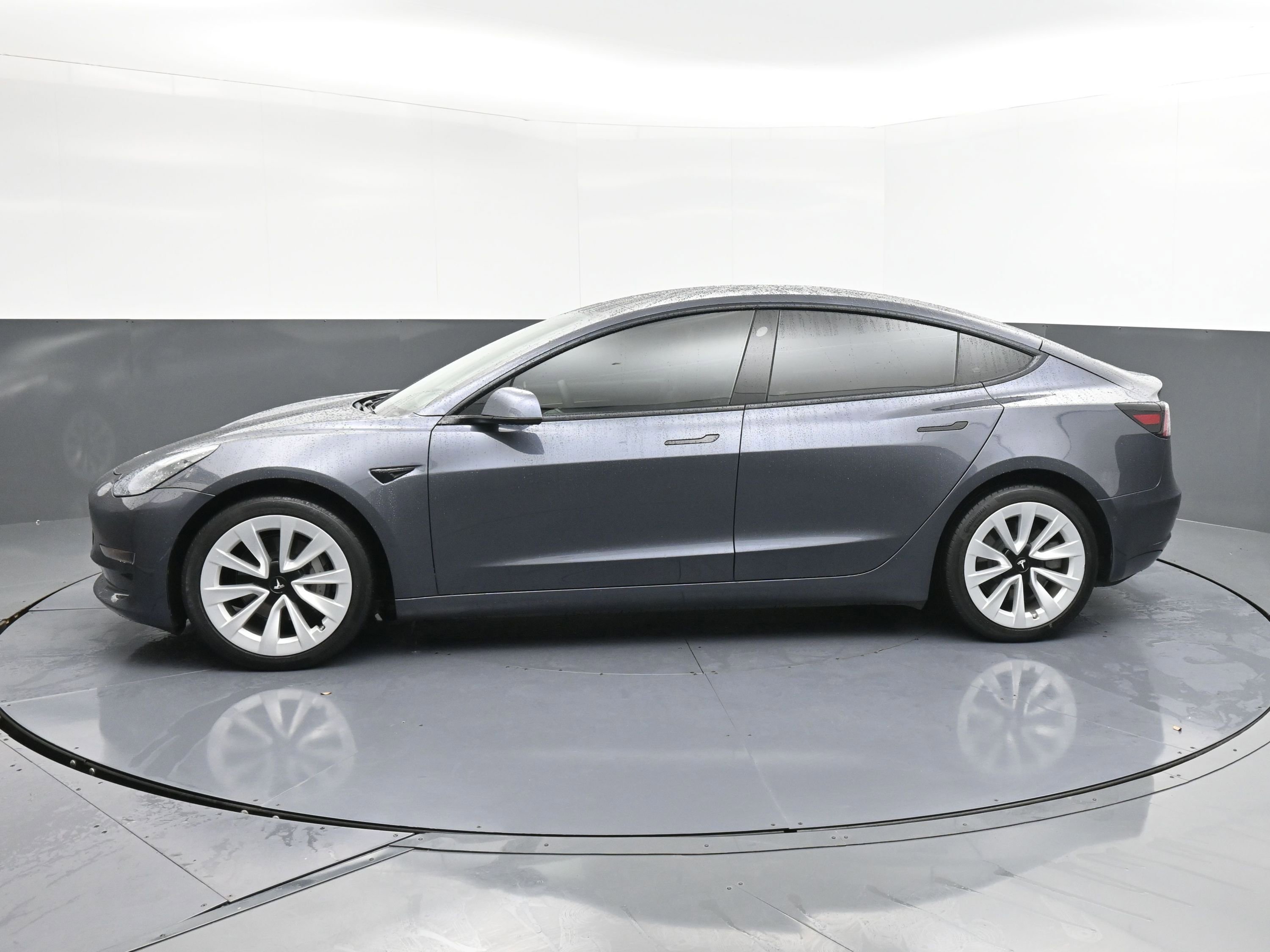 Used 2021 Tesla Model 3 Standard Range Plus image 5