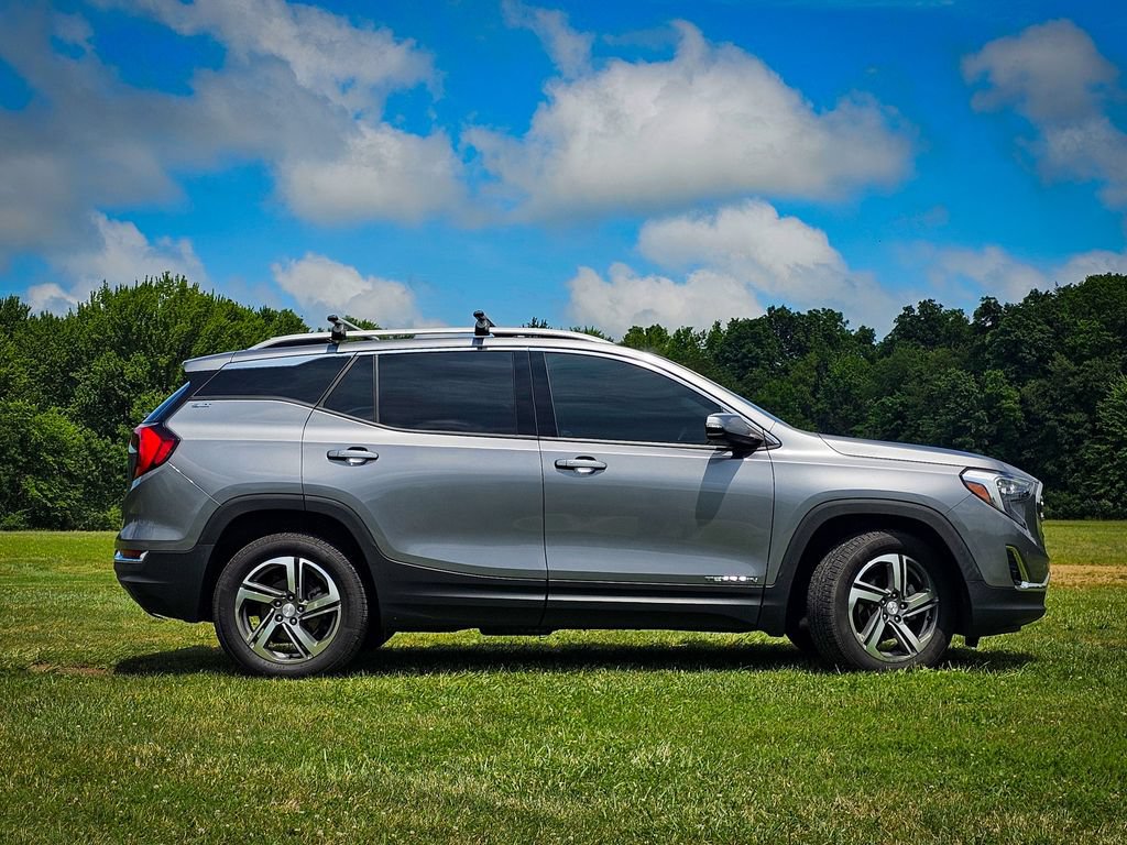 Used 2021 GMC Terrain SLT w/ Infotainment Package II AWD/4WD image 3