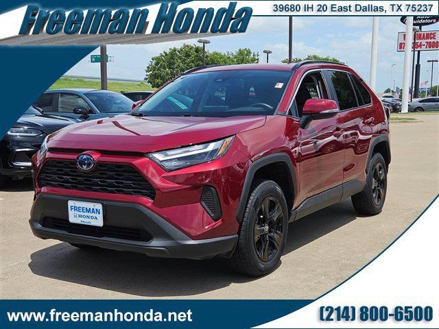 Used 2022 Toyota RAV4 XLE w/ Convenience Package AWD/4WD image 1