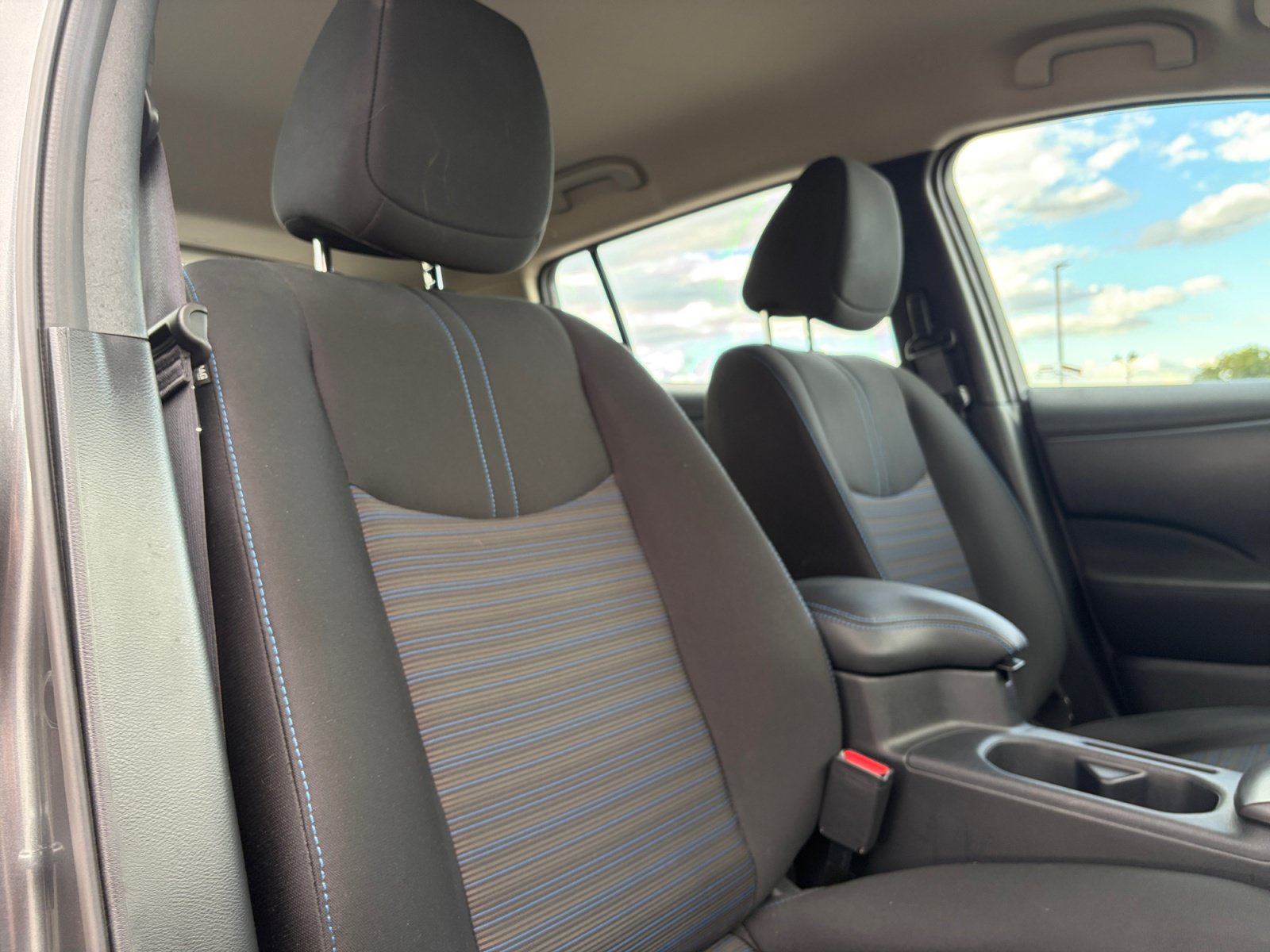 Used 2025 Nissan Leaf S FWD image 30