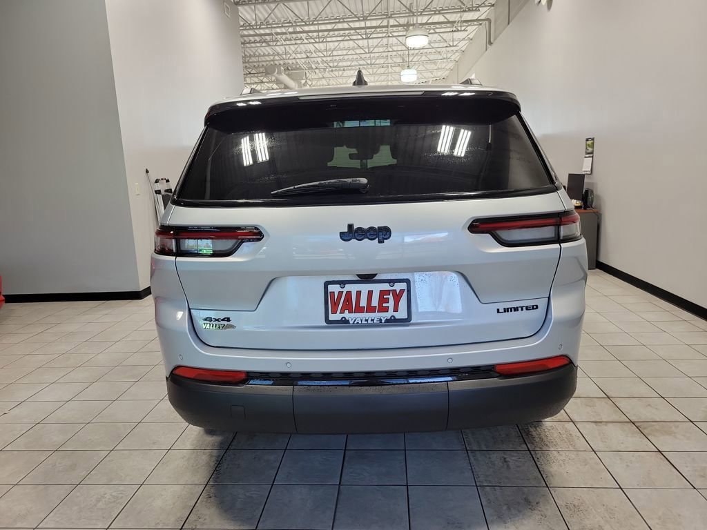 New 2025 Jeep Grand Cherokee L Limited w/ Black Appearance Package image 5