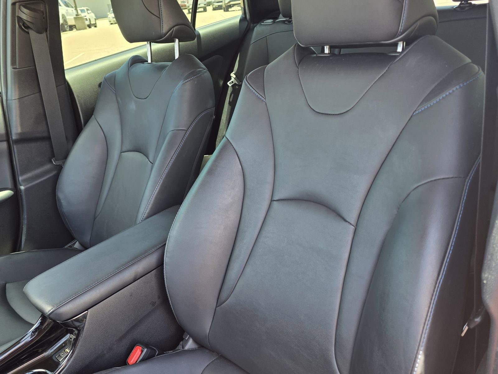 Used 2017 Toyota Prius Four Touring FWD image 16