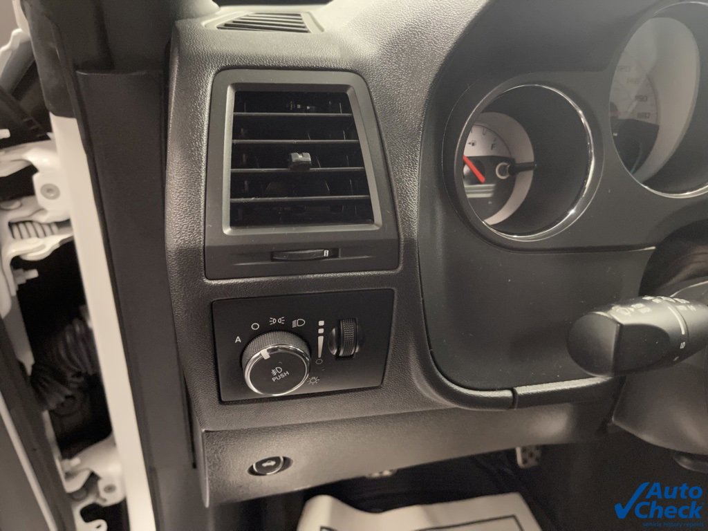 Used 2014 Dodge Challenger SRT8 image 37