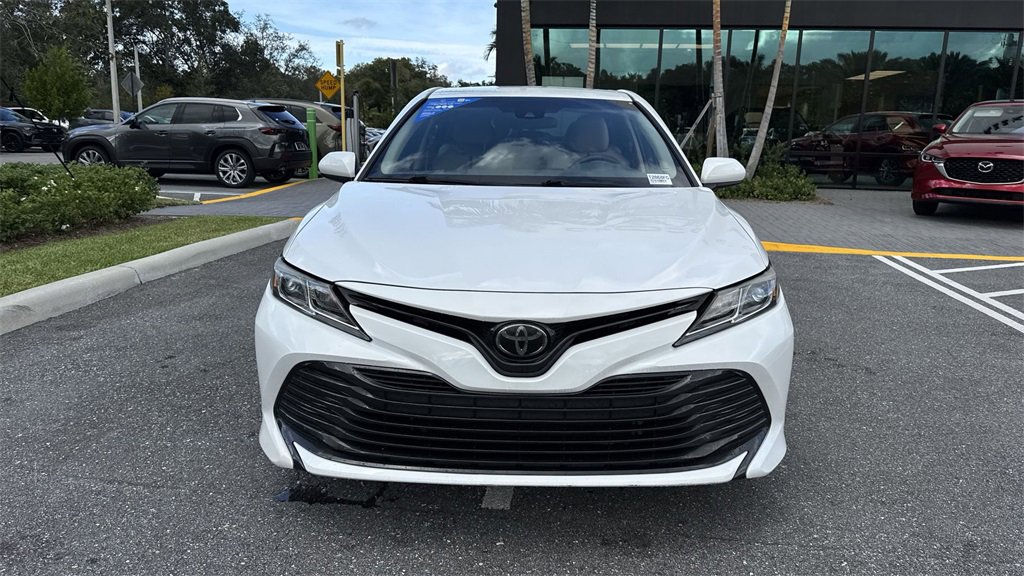 Used 2018 Toyota Camry LE image 9