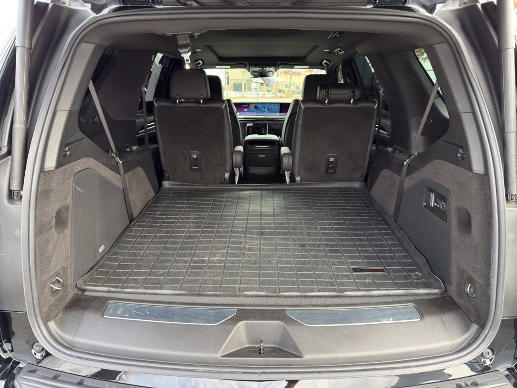 Used 2025 Cadillac Escalade Premium Luxury image 29