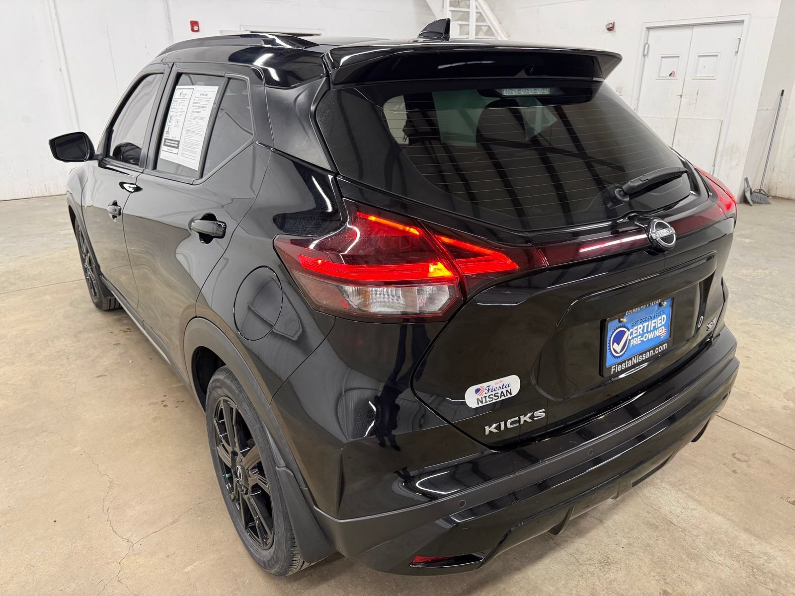Used 2024 Nissan Kicks SR w/ SR Premium Package FWD image 7