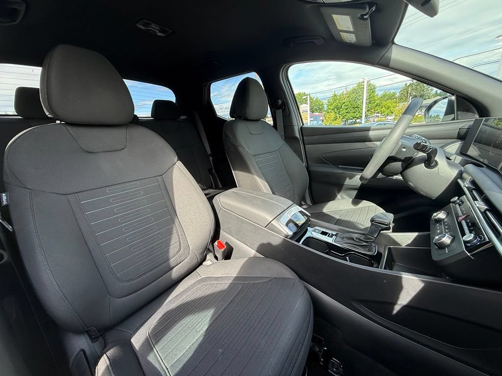 Certified 2025 Hyundai Santa Cruz SE FWD image 17