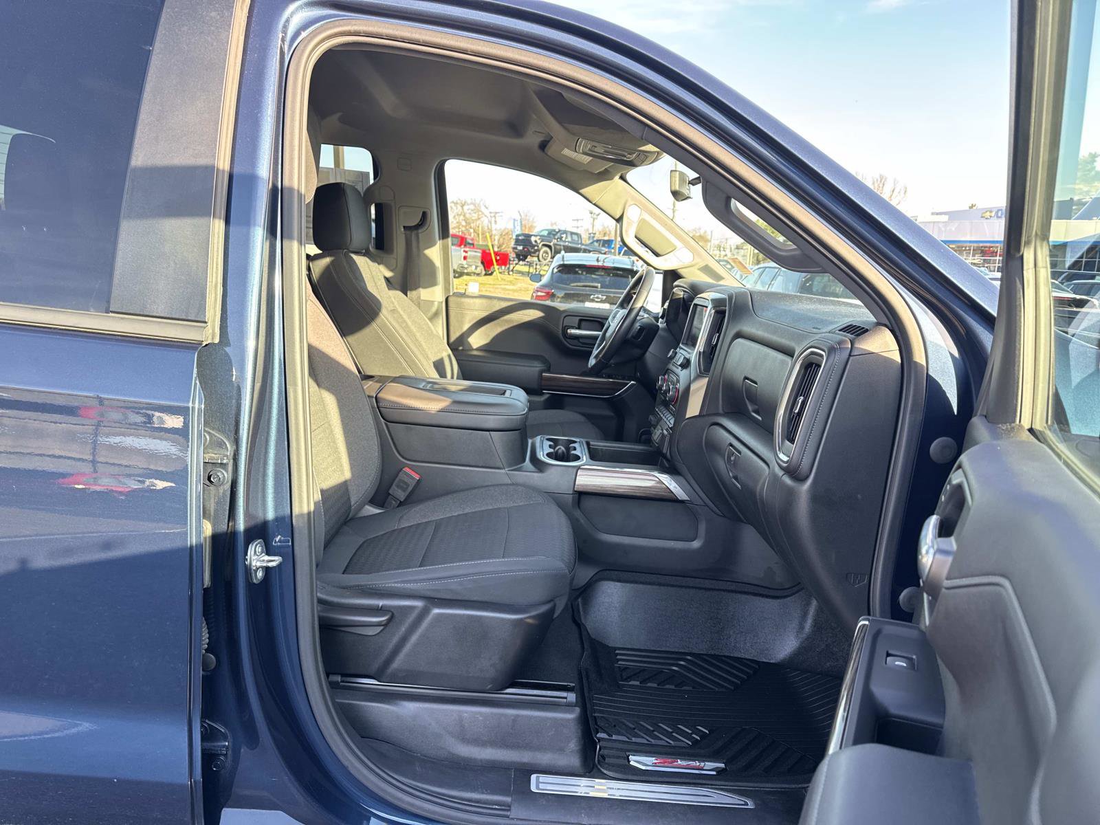 Used 2020 Chevrolet Silverado 1500 LT Trail Boss image 15