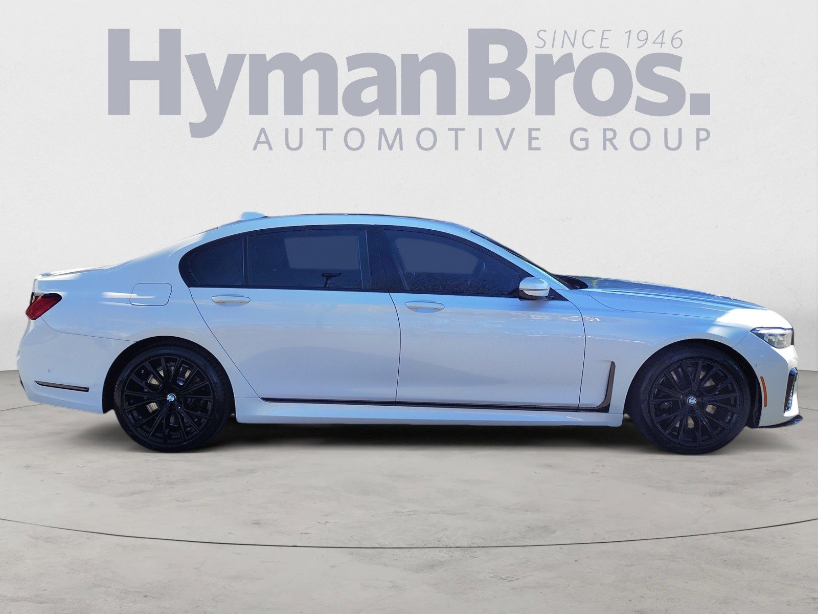 Used 2022 BMW 750i xDrive w/ Executive Package image 2