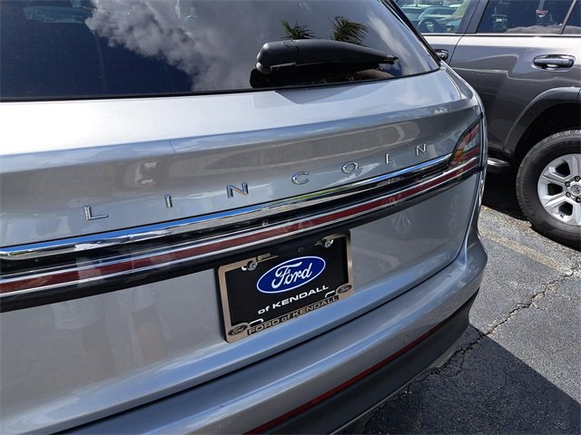 Used 2022 Lincoln Nautilus Reserve image 5