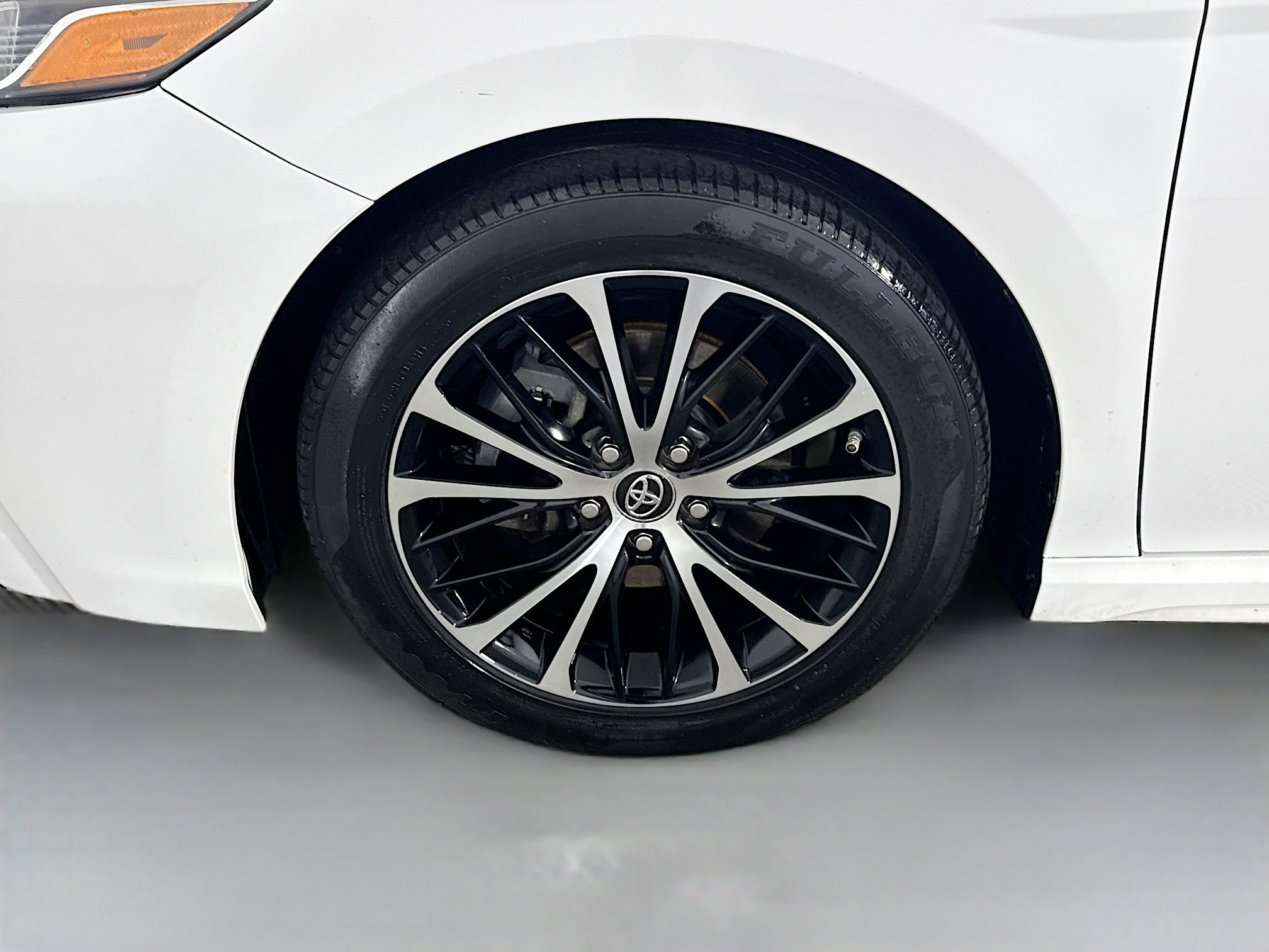 Used 2019 Toyota Camry SE FWD image 37