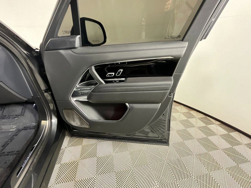 Certified 2024 Land Rover Range Rover Long Wheelbase Autobiography image 20