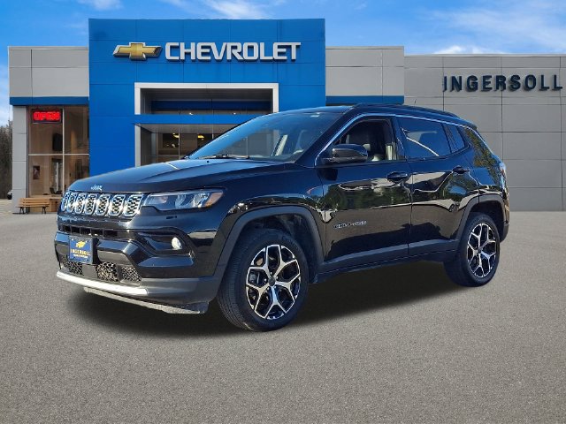 Used 2025 Jeep Compass Limited AWD/4WD image 32