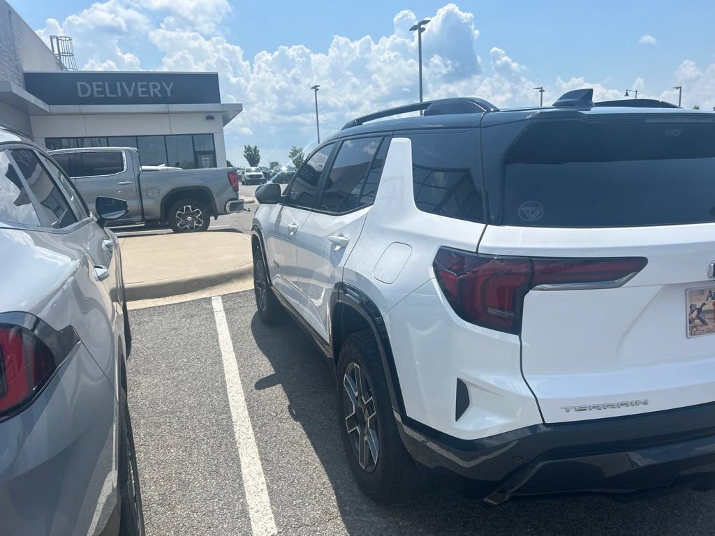 Used 2026 GMC Terrain AT4 w/ Technology Package II AWD/4WD image 4