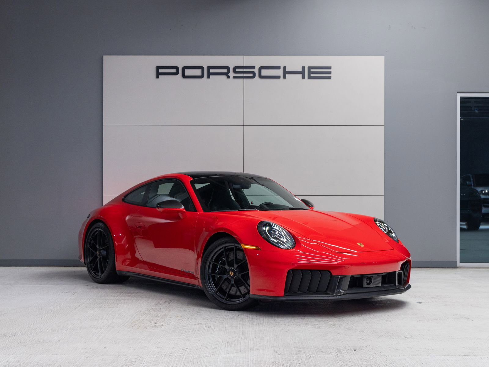 Used 2025 Porsche 911 Carrera GTS RWD image 9