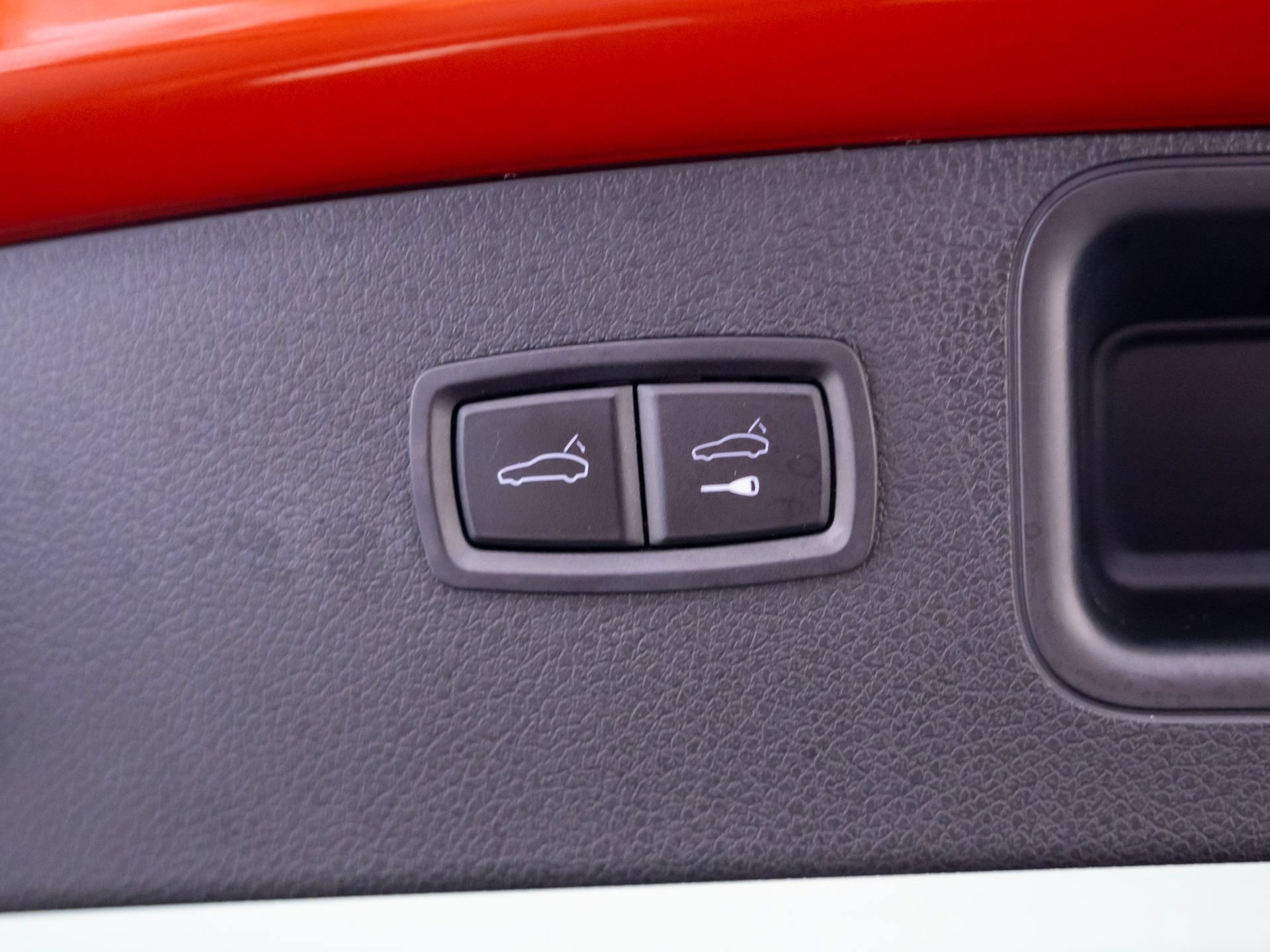 Certified 2023 Porsche Macan S AWD/4WD image 34