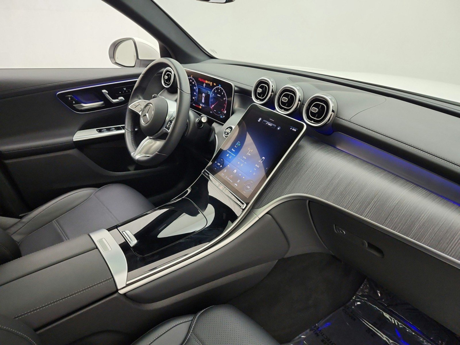 Certified 2024 Mercedes-Benz GLC 300 image 21