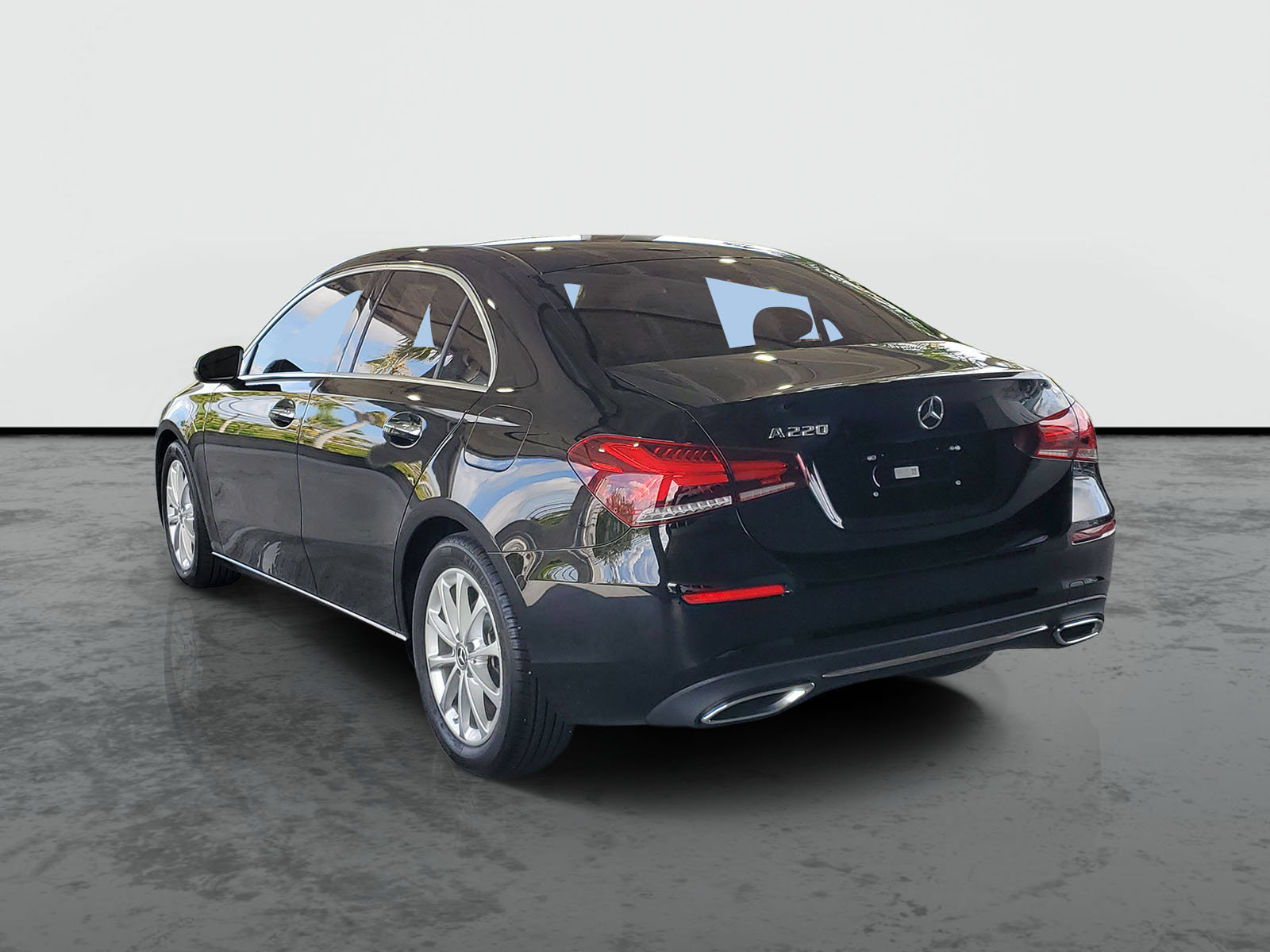 Used 2022 Mercedes-Benz A 220 image 3