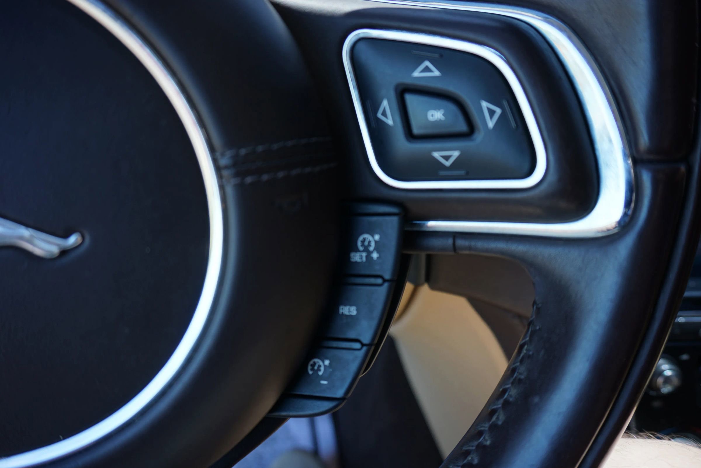 Used 2016 Jaguar XJ R-Sport RWD image 29