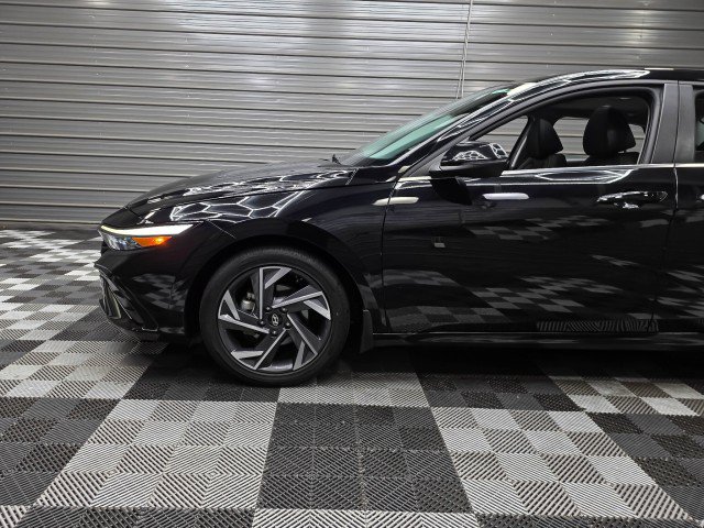 Used 2024 Hyundai Elantra Limited FWD image 40