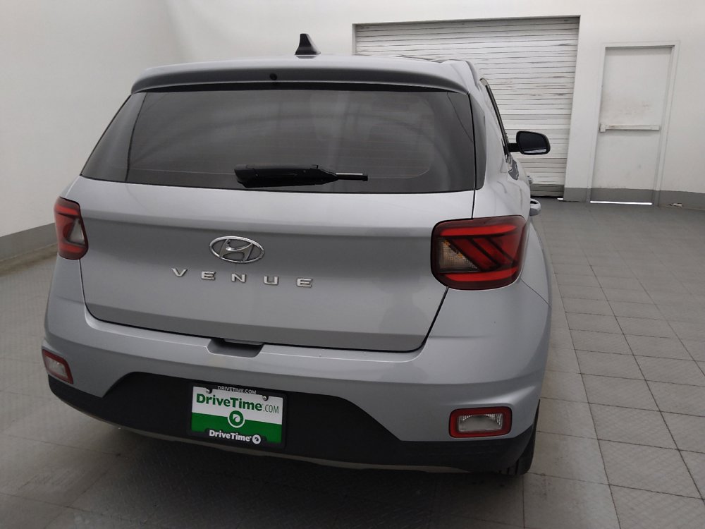 Used 2022 Hyundai Venue SE FWD image 7