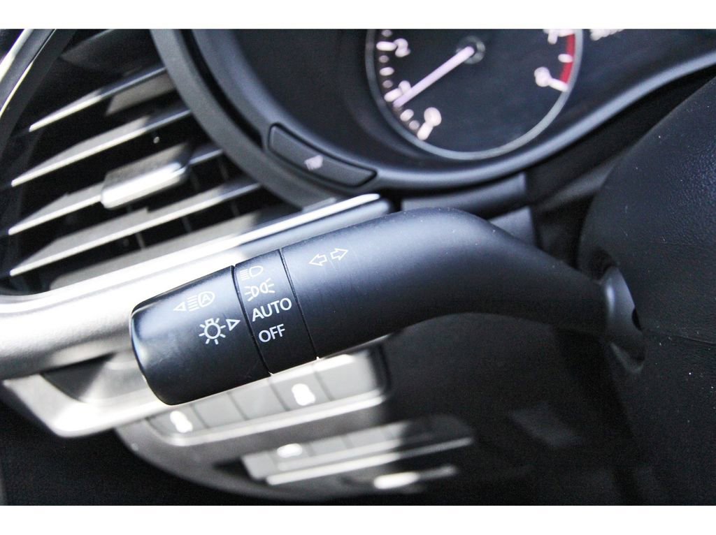 Used 2023 MAZDA MAZDA3 s image 17