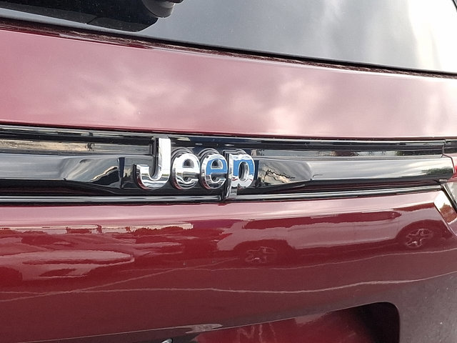 Used 2022 Jeep Grand Cherokee Limited AWD/4WD image 34