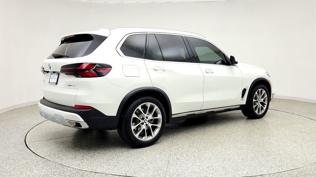 Used 2026 BMW X5 xDrive40i w/ Premium Package AWD/4WD image 5