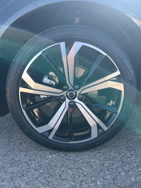 Used 2023 Volvo XC60 B5 Ultimate AWD/4WD image 33