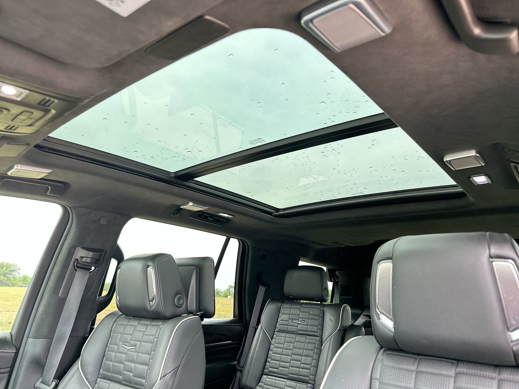 Used 2023 Cadillac Escalade Sport Platinum w/ LPO, ONYX Package image 23