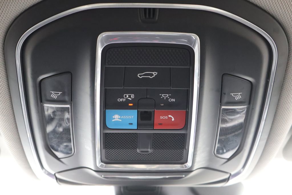 Used 2024 Jeep Grand Cherokee Limited image 25