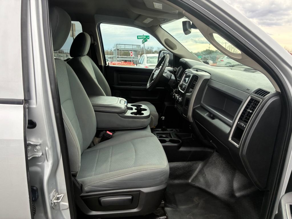 Used 2018 RAM 2500 Tradesman w/ Chrome Appearance Group AWD/4WD image 9