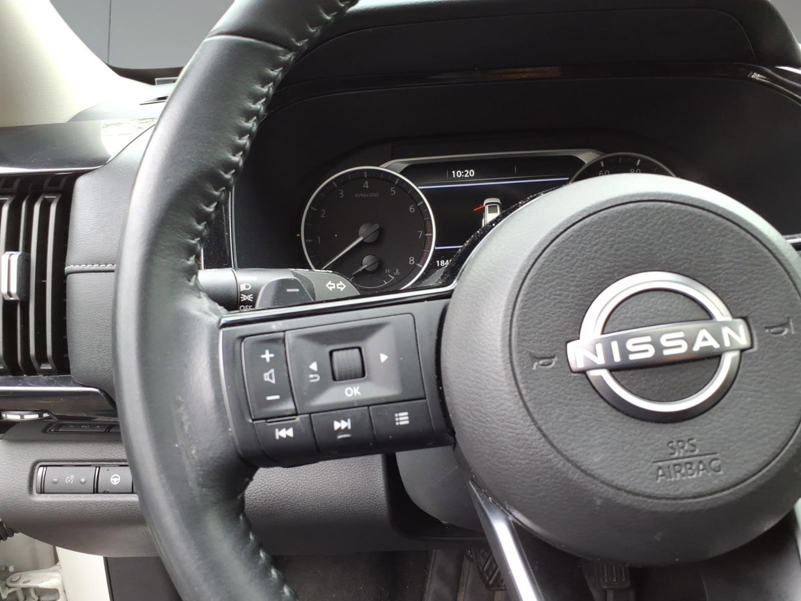 Used 2023 Nissan Pathfinder SV w/ SV Premium Package AWD/4WD image 14
