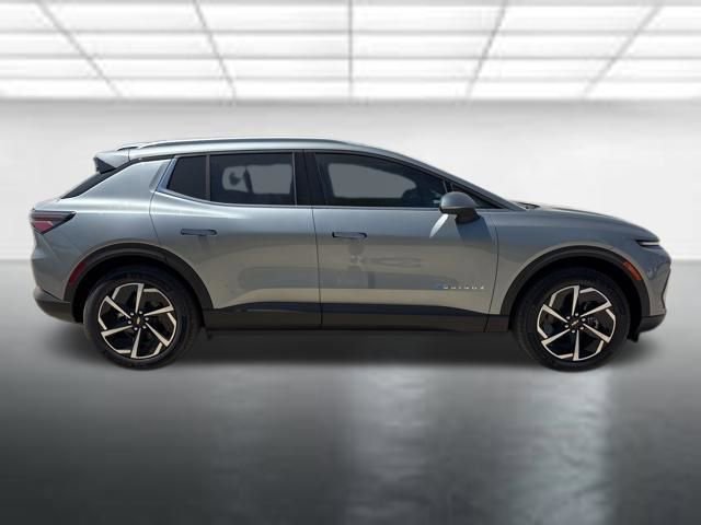 New 2026 Chevrolet Equinox EV LT FWD image 30