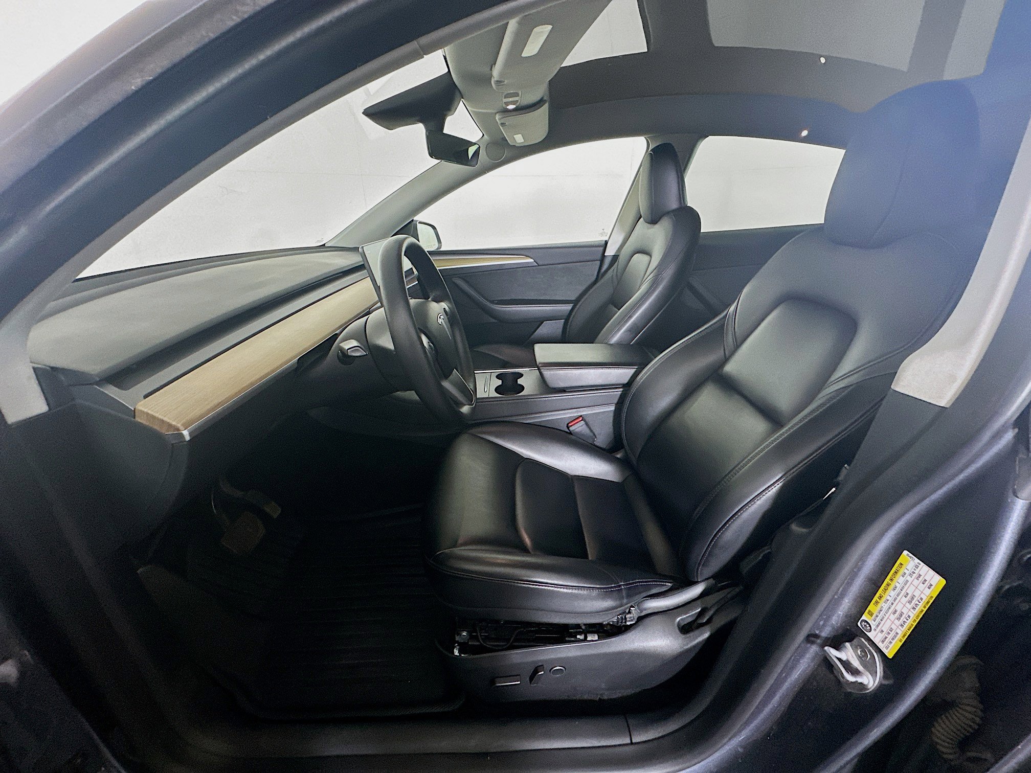 Used 2023 Tesla Model Y Long Range image 13