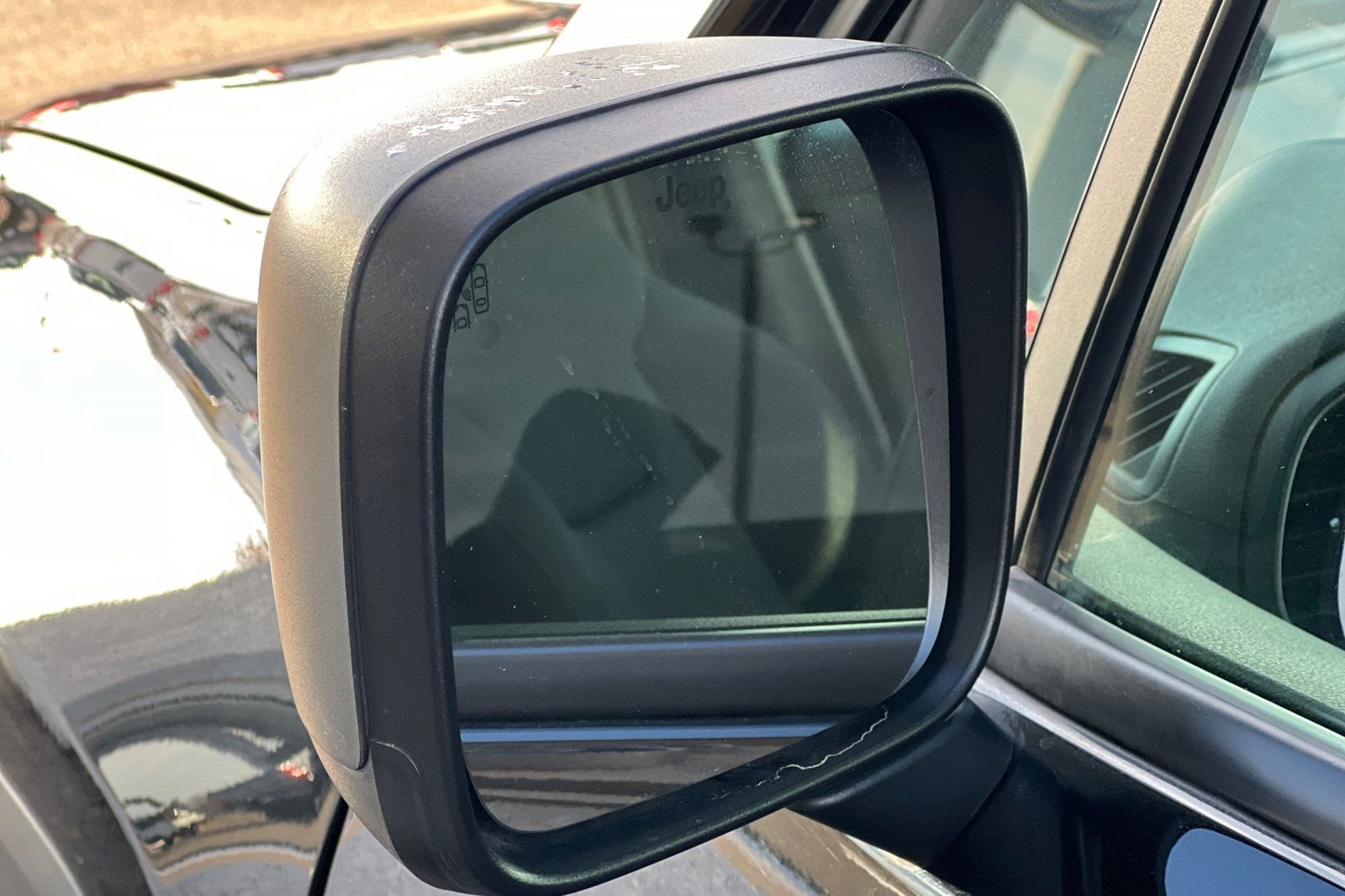 Used 2023 Jeep Renegade Latitude AWD/4WD image 30