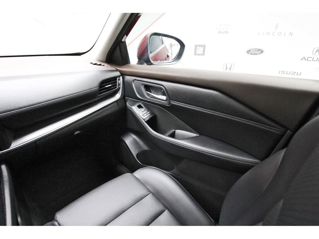 Used 2023 Nissan Rogue SV w/ SV Premium B Package FWD image 8