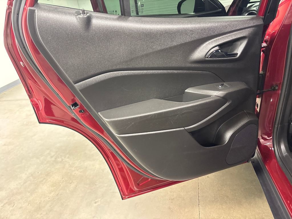 Certified 2025 Chevrolet Trax RS w/ Driver Confidence Package image 21